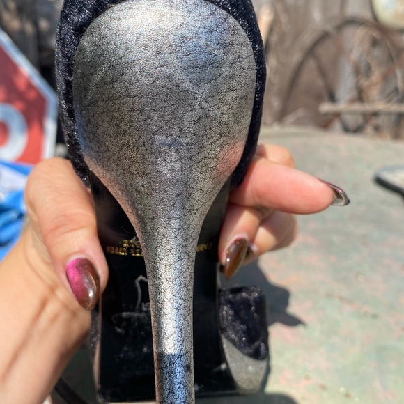 Vintage BeBe Retro Disco Black and Silver Velvet Heels Gatsby Regency Flapper - Picture 4 of 7